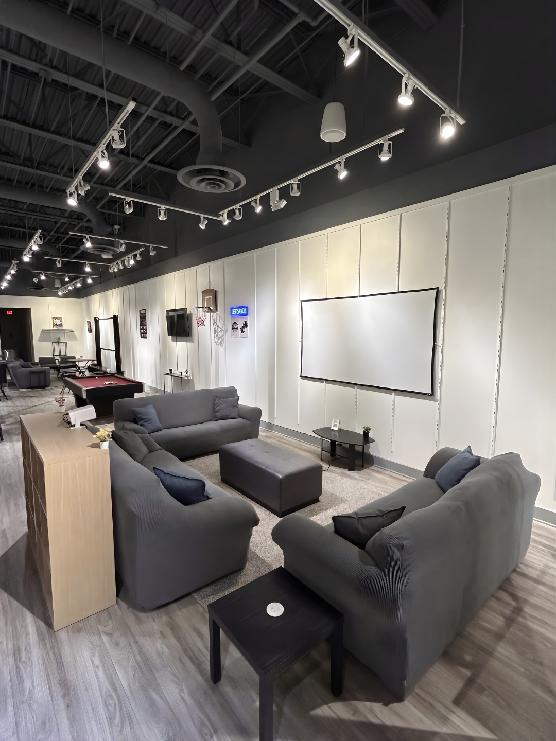 Lounge Style — view 3